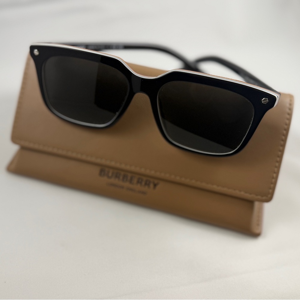 Burberry BE4337 Black Dark Grey Sunglasses - Picture 2 of 8